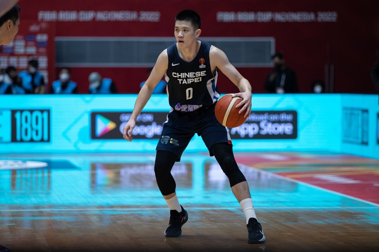 关键时刻没顶住！林庭谦12中6拿22分 末节仅3分&amp;错失扳平罚球