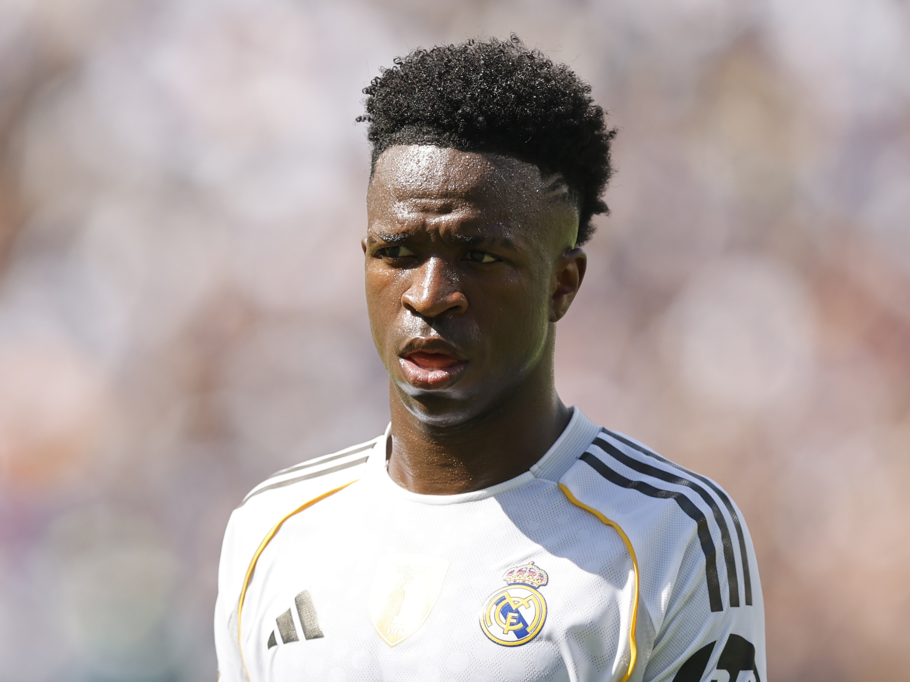 小吧译言家|维尼修斯失宠了！续约僵持&amp;状态差，阿隆索对他不来电