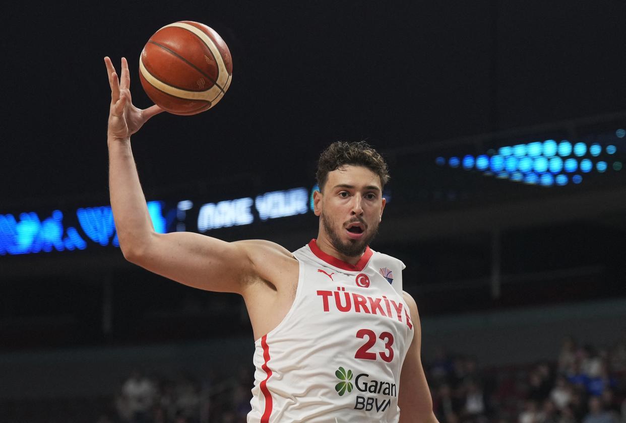 官网登录入口-场均20+8+6！申京欧锦赛再提升！5000万巨星投奔火箭队，眼光真好