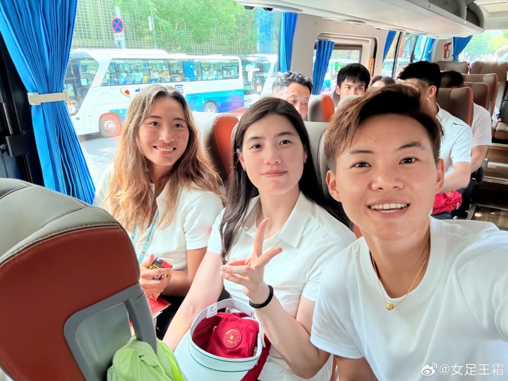 官网登录入口-王霜获邀出席阅兵盛典：以足球代表身份倍感荣耀，深受激励